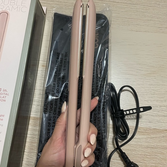 Conair double ceramic 1” digital touch flat iron✨ New - Picture 4 of 8